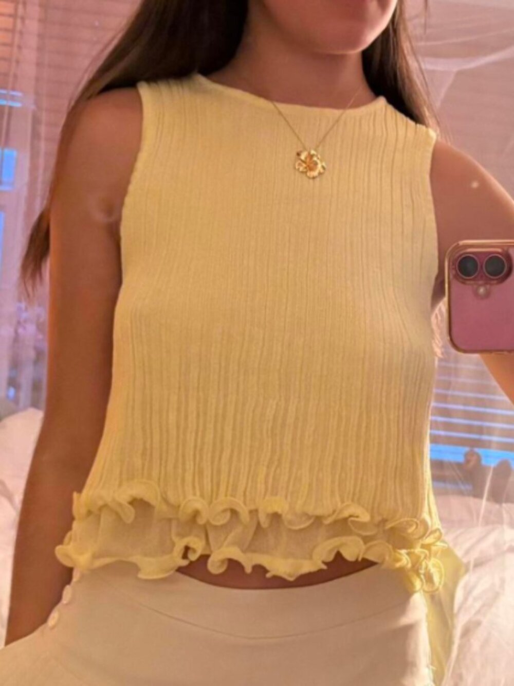 Zara Women's Yellow and Cream Crop-top